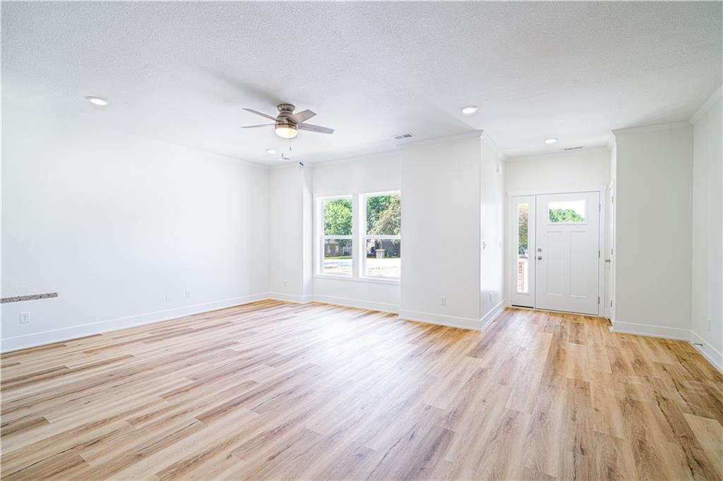Photo 4 of 5014 Mulberry Terrace