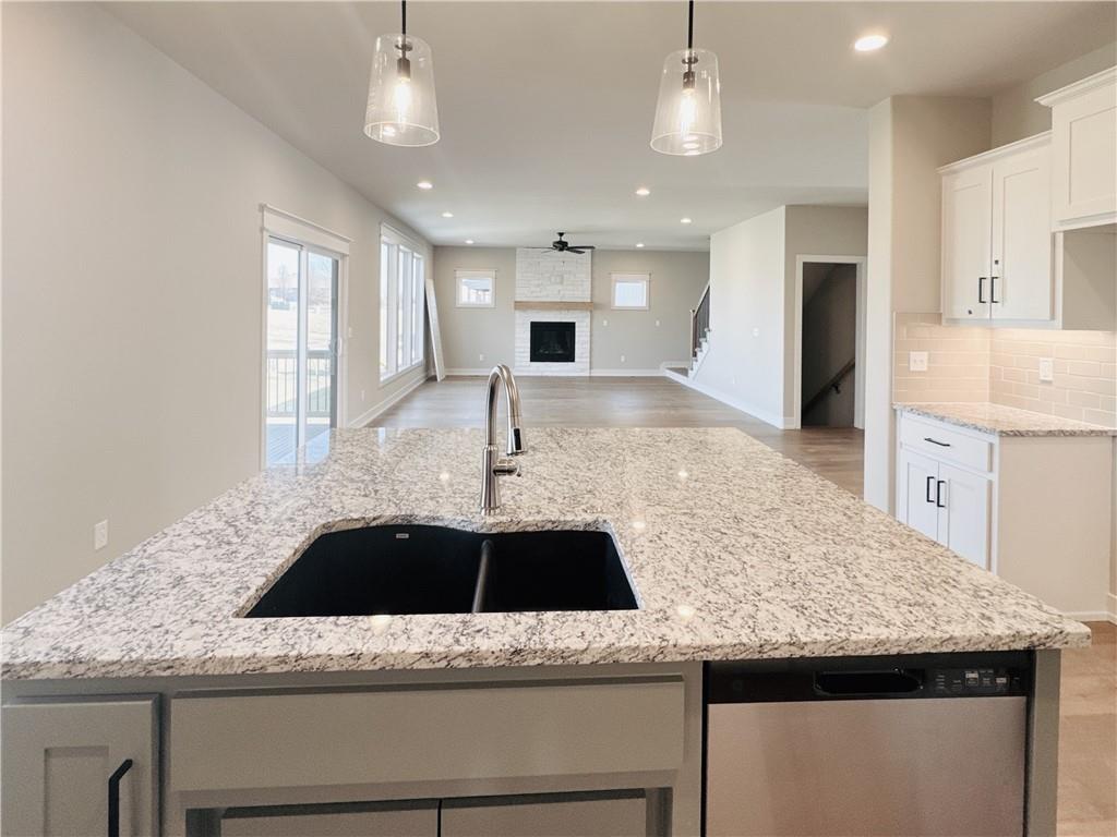 Photo 5 of 18000 N Peach Blossom Drive