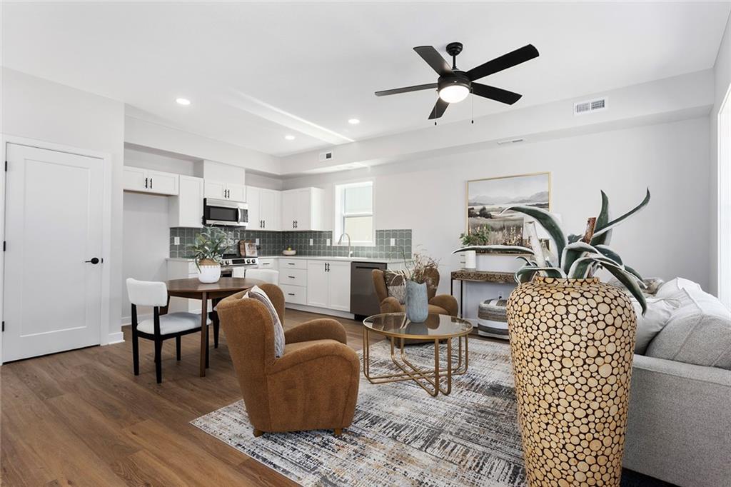 Photo 3 of 4521 Forest Avenue #A