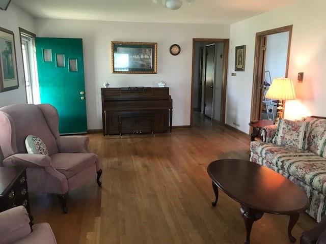 Photo 3 of 22015 Metcalf Road