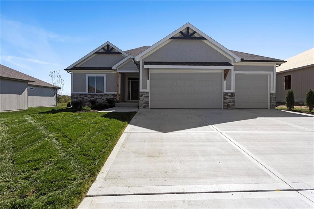 Photo of 204 SW Chelmsford Drive