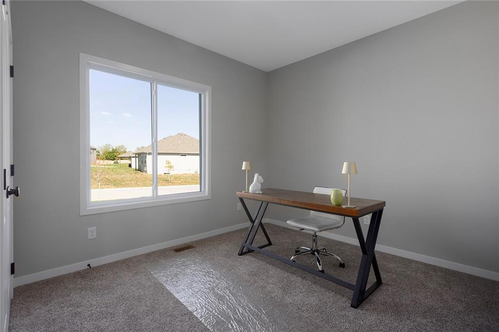 Photo 6 of 204 SW Chelmsford Drive