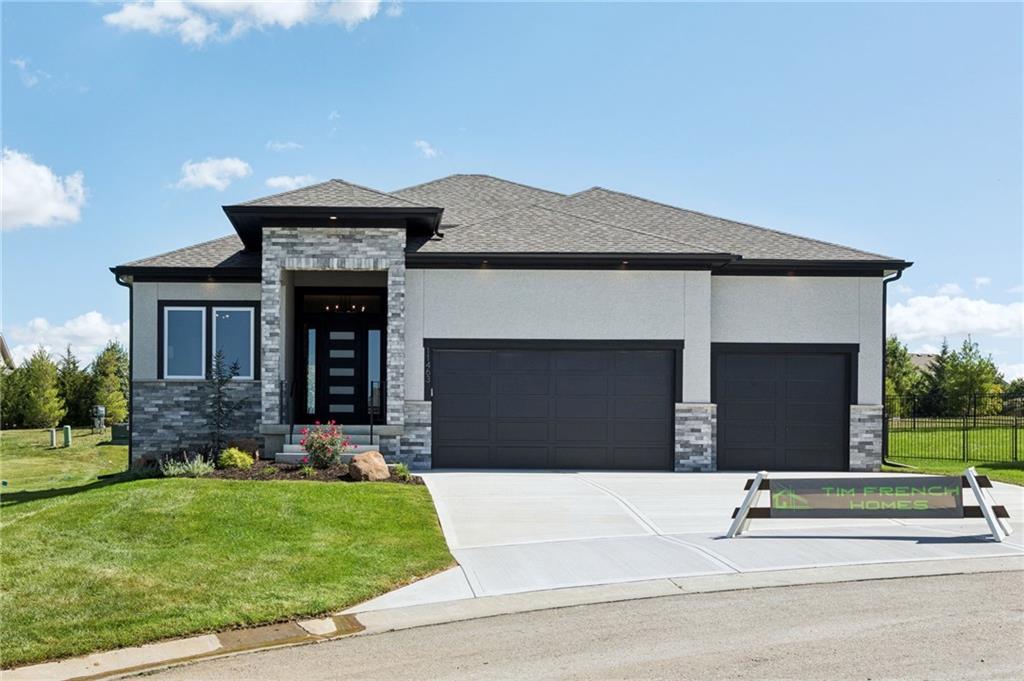 Photo 4 of 11463 S Aurora Street