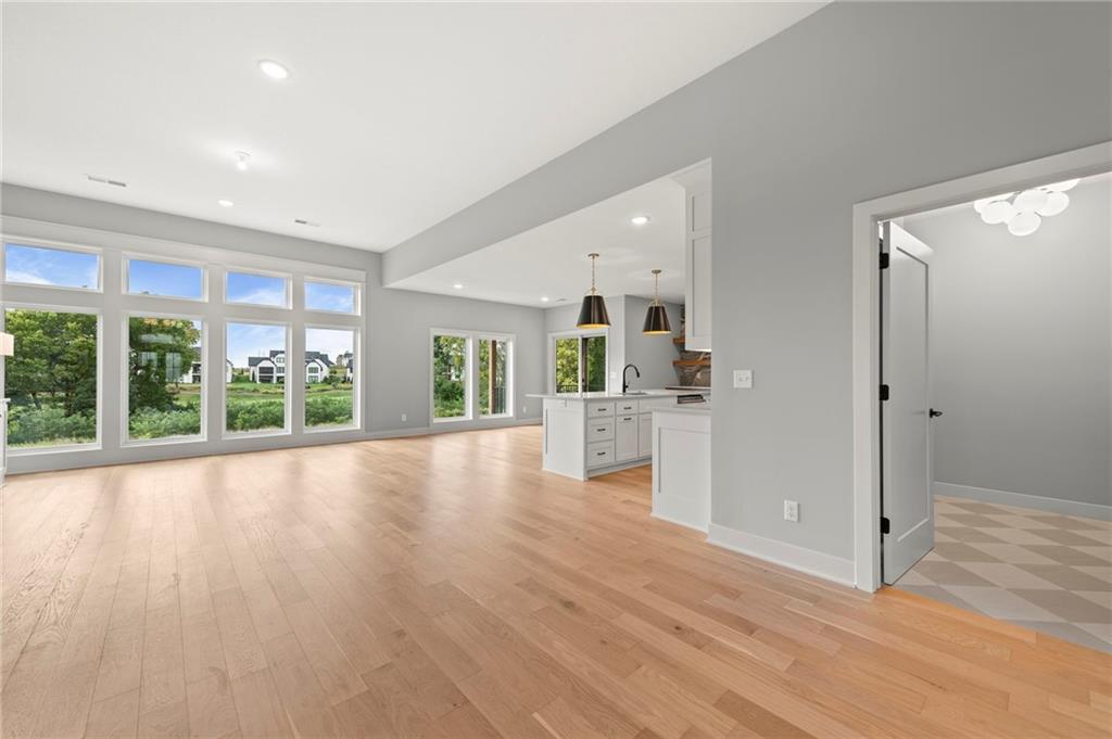 Photo 4 of 8716 N Lewis Avenue