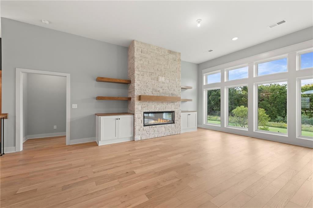 Photo 6 of 8716 N Lewis Avenue