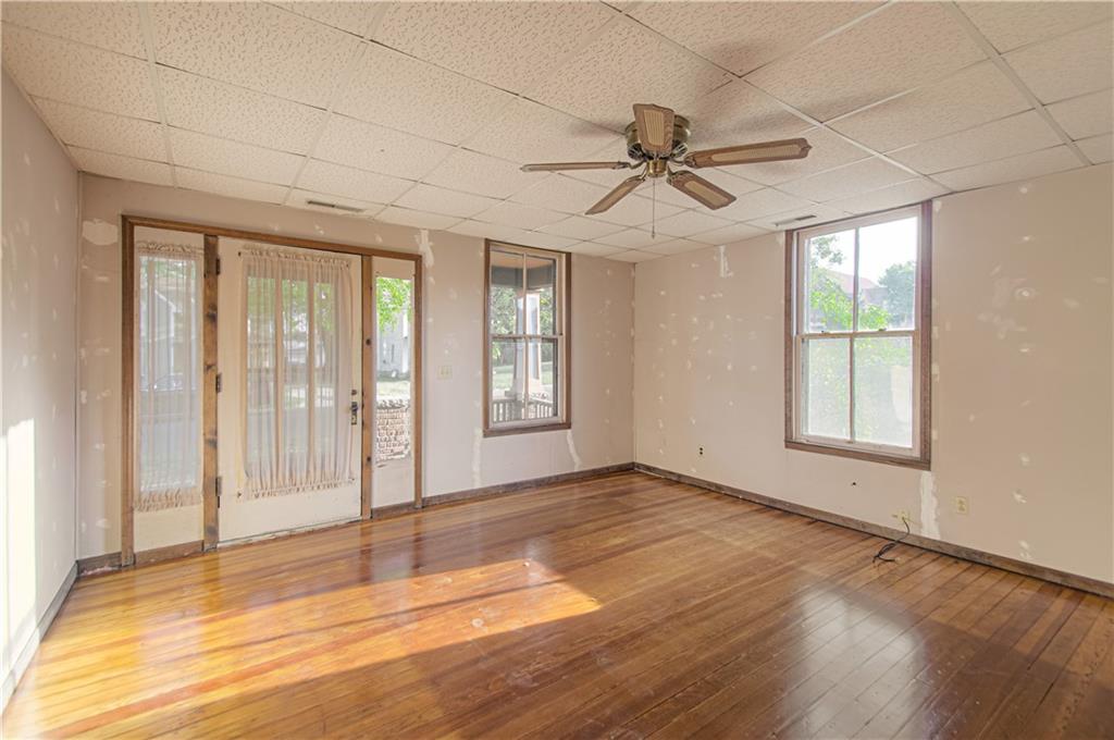 Photo 6 of 107 W Shawnee Street