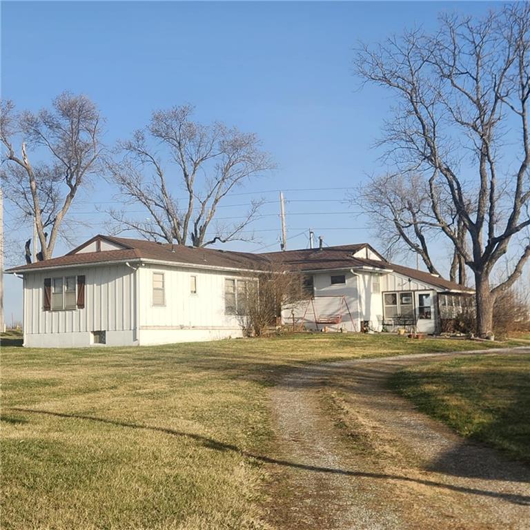Photo 5 of 1101 E WALNUT Street