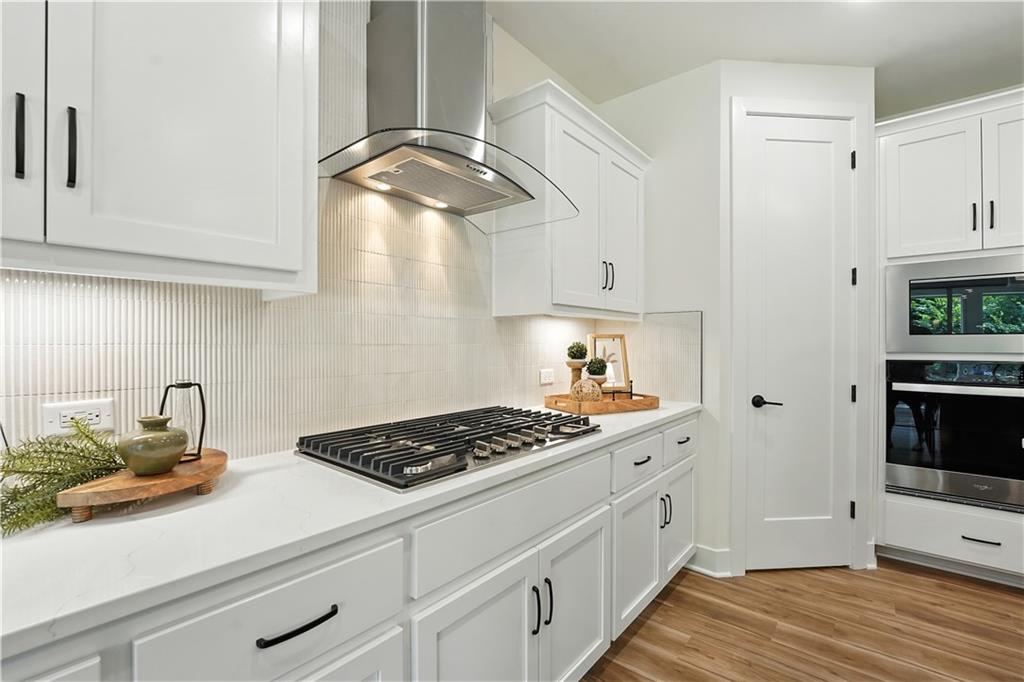 Photo 5 of 20632 Barker Street