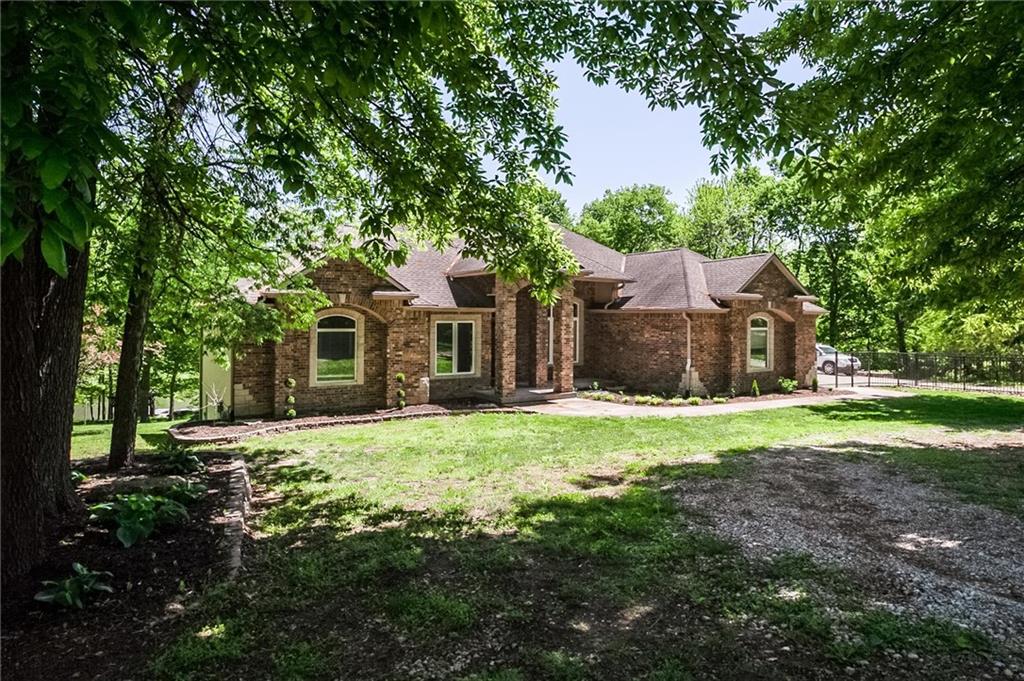 Photo 2 of 921 NW 1751 Road
