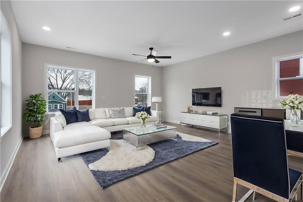 Photo 5 of 4527 Forest Avenue #B