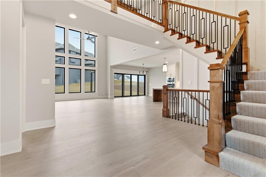 Photo 7 of 2531 NE Woodland Oak Circle