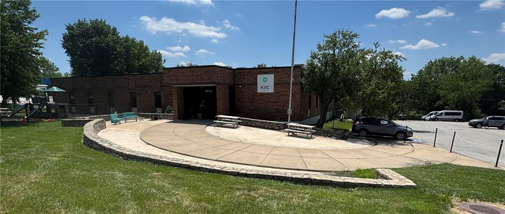 Photo of 8383 Blue Parkway