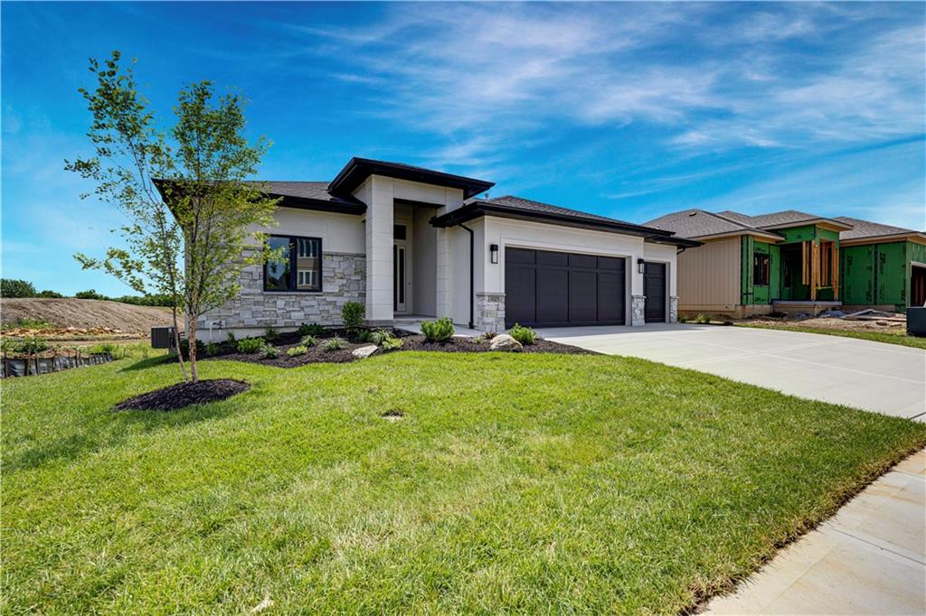 Photo 2 of 11271 S Sunray Drive