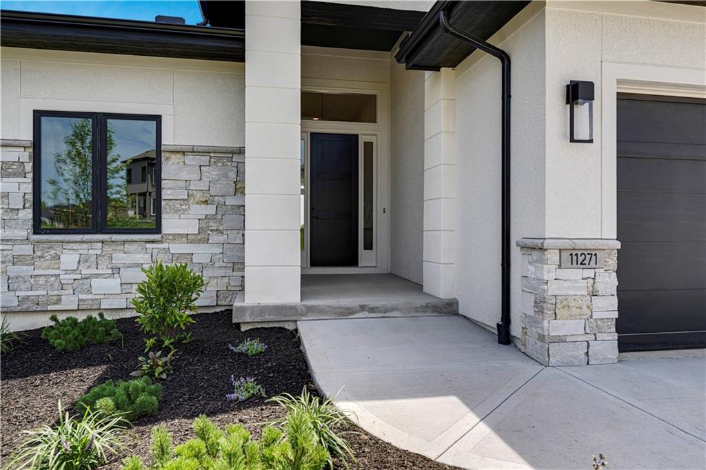 Photo 3 of 11271 S Sunray Drive