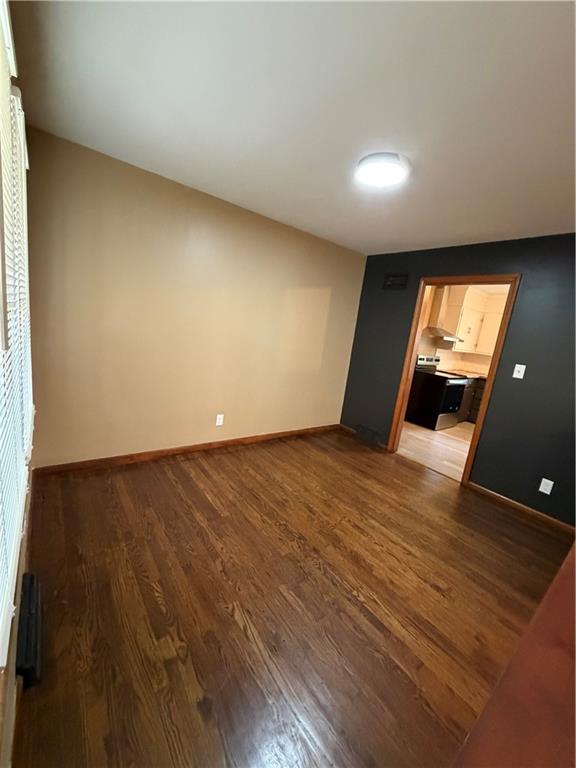 Photo 5 of 623 W Mason Street
