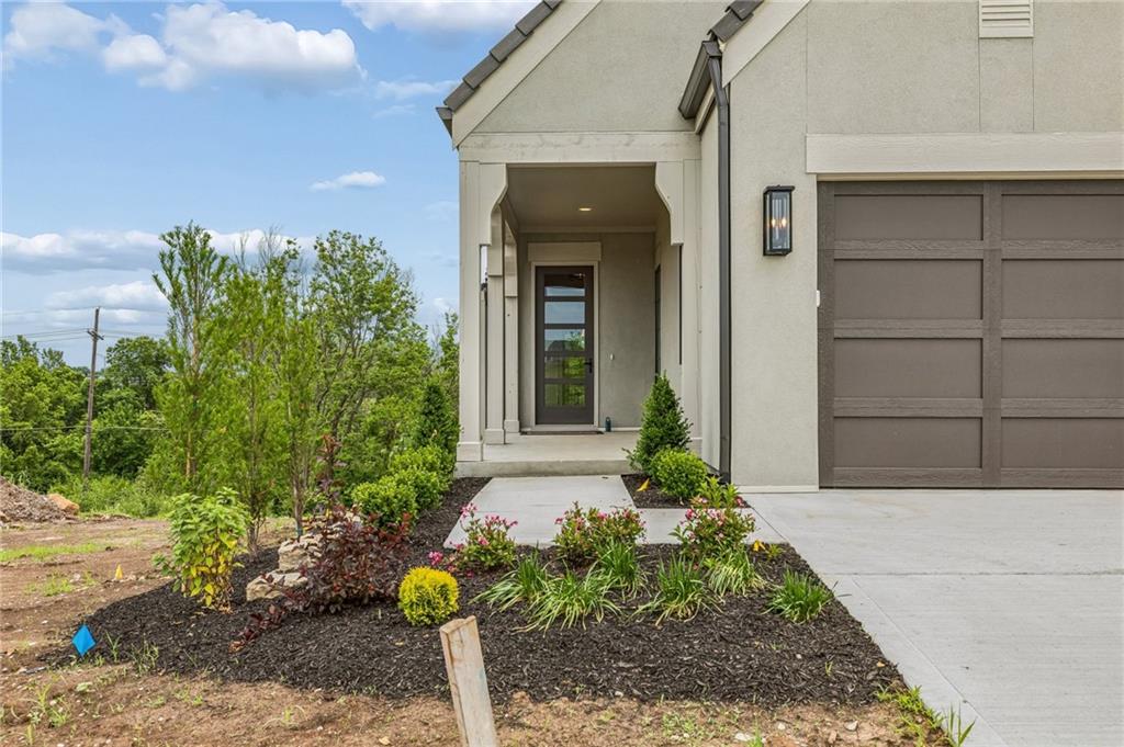 Photo 3 of 13749 Pembroke Lane