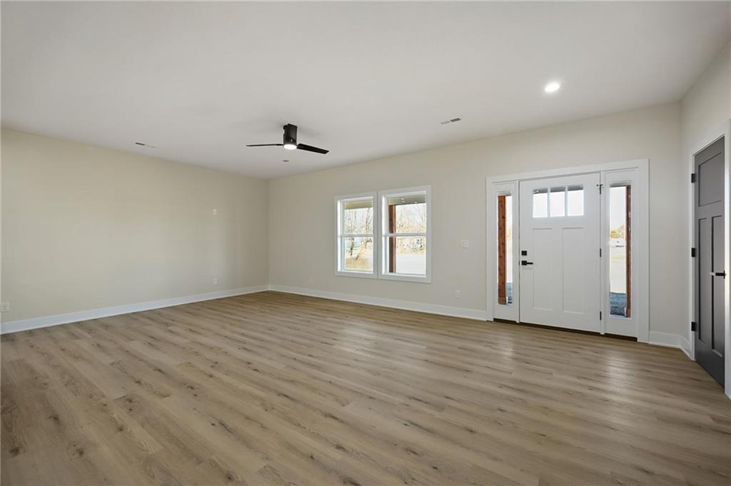 Photo 5 of 704 Colony Avenue