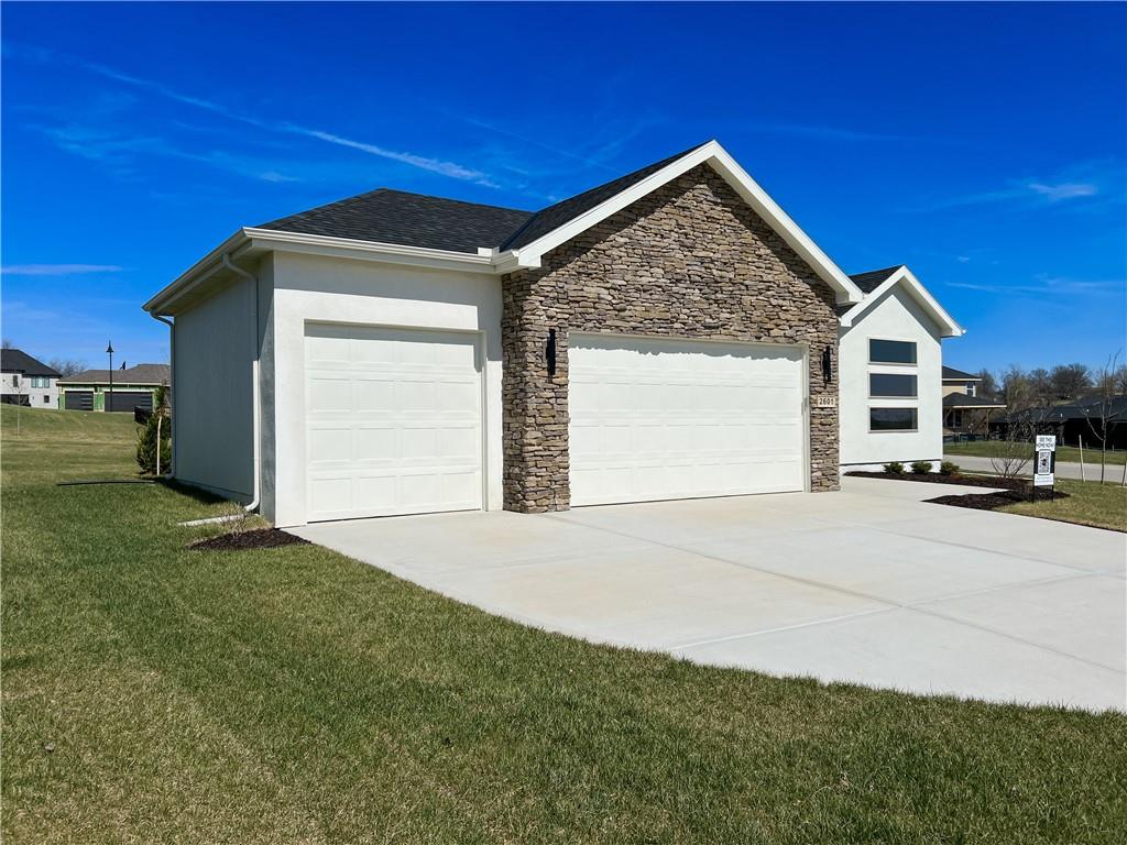 Photo 3 of 2601 NE Wheatley Drive