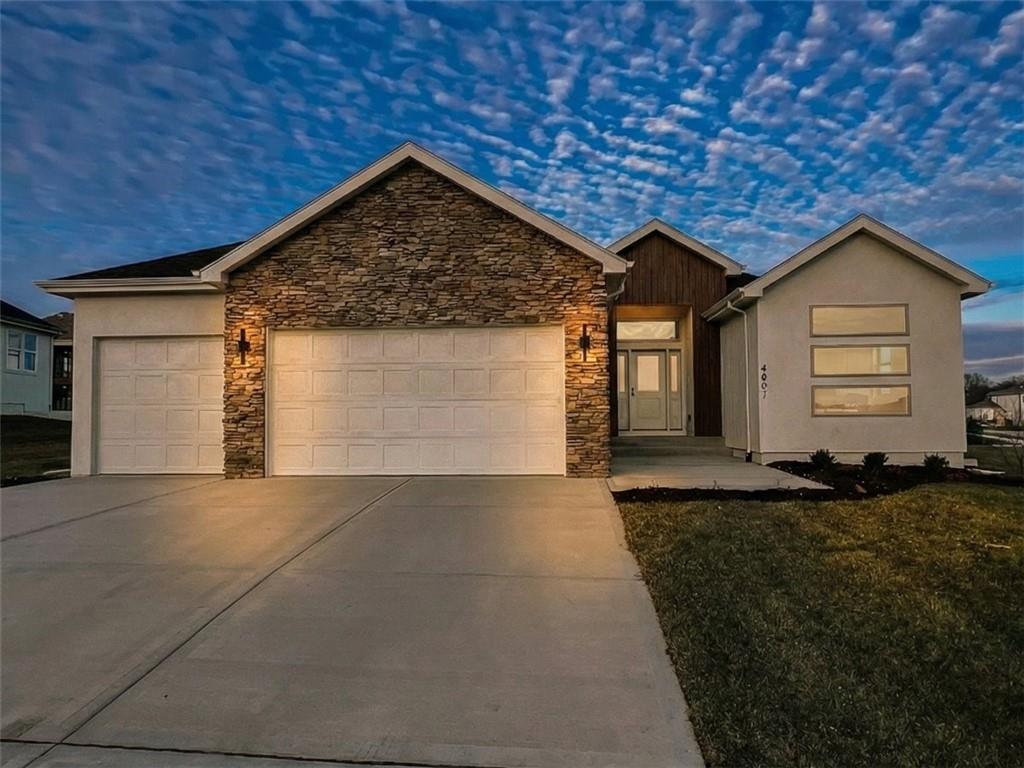 Photo 5 of 2601 NE Wheatley Drive