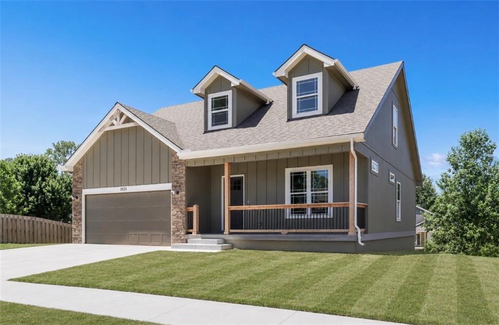 Photo 2 of 2021 Riverstone Drive