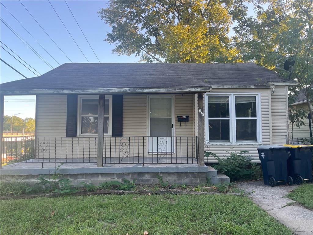 Photo of 1025 E 84th Terrace