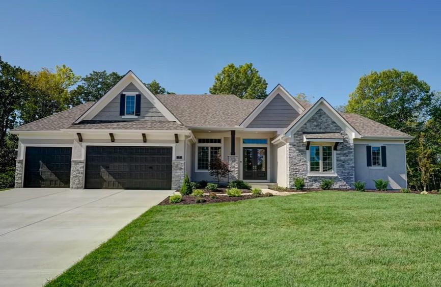 Photo of 308 NW Earle Lane in Lee's Summit, MO