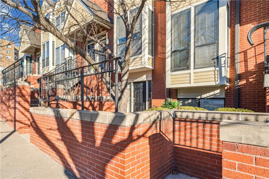 Photo 3 of 530 W 10th Street #530
