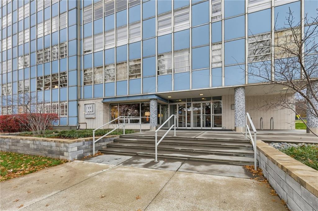 Photo 4 of 333 W Meyer Boulevard #1104