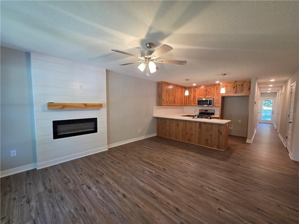 Photo 5 of 30 E 7th Street