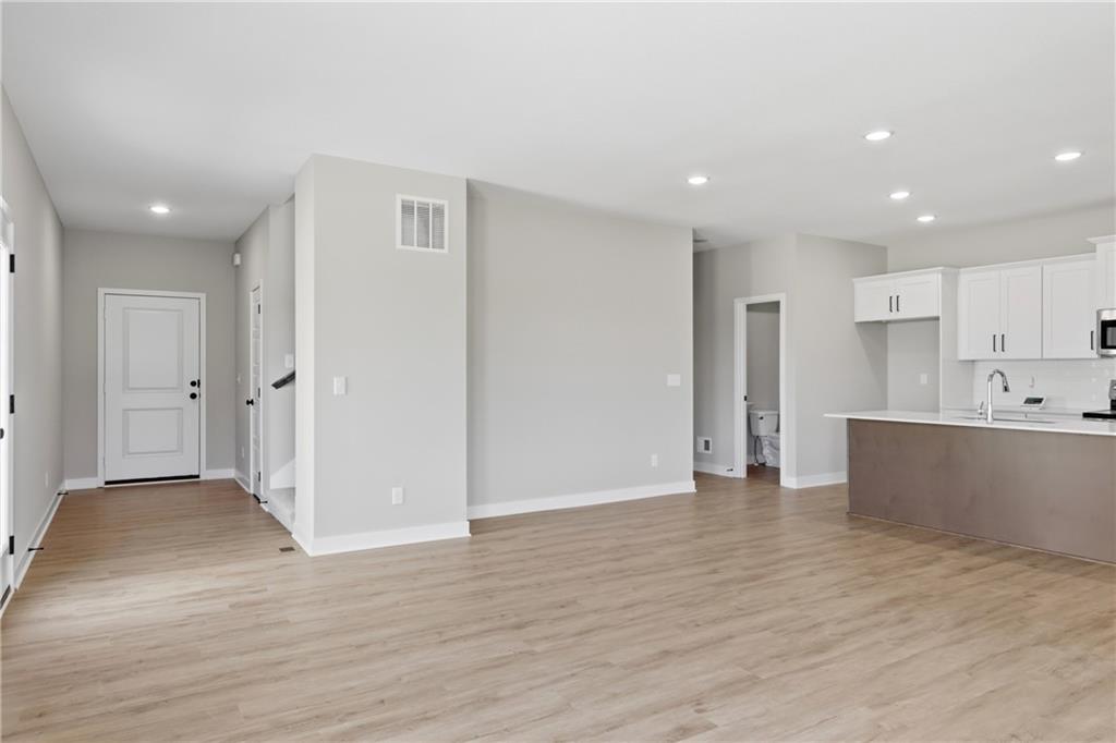 Photo 7 of 15531 E 48th Street