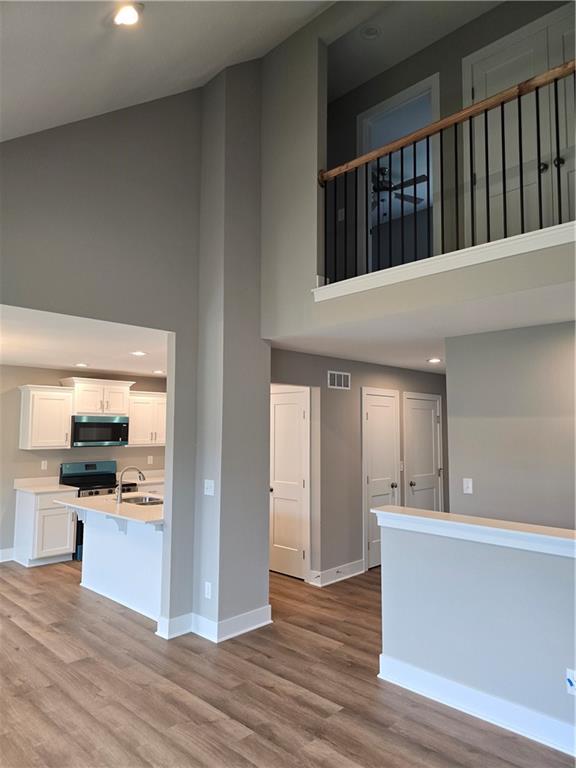 Photo 4 of 510 W Lawrence Street