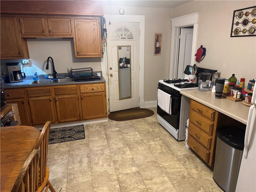 Photo 4 of 11610 Hackett Street