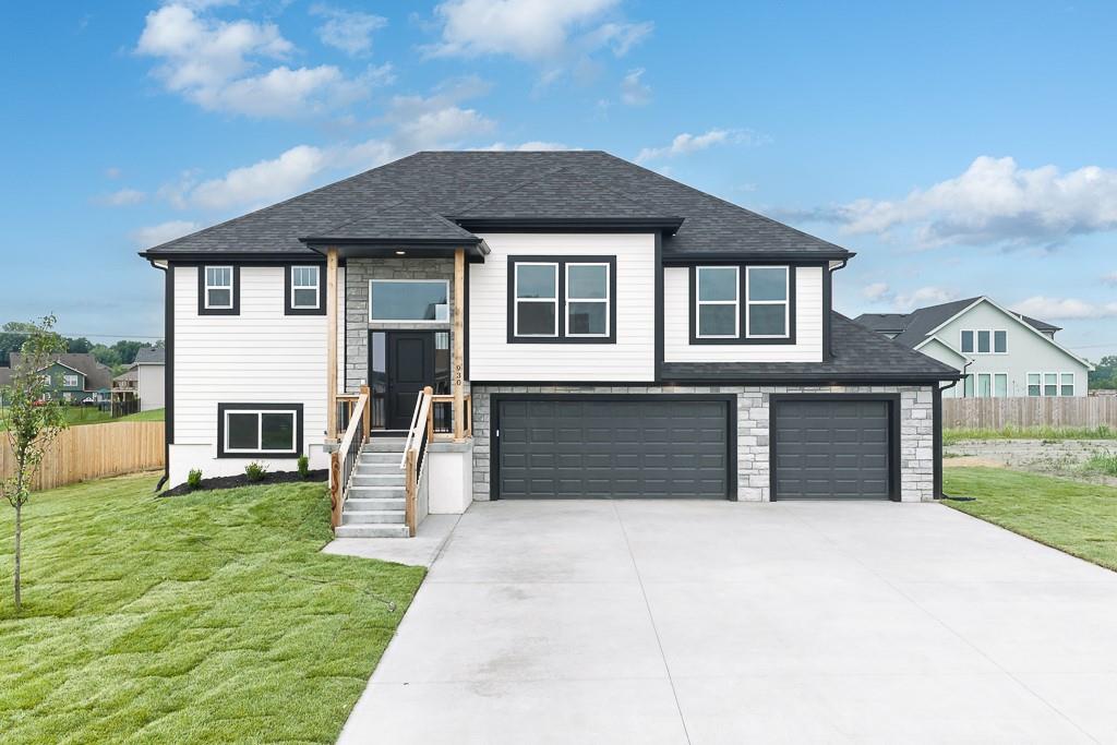 Photo of 930 168th Court