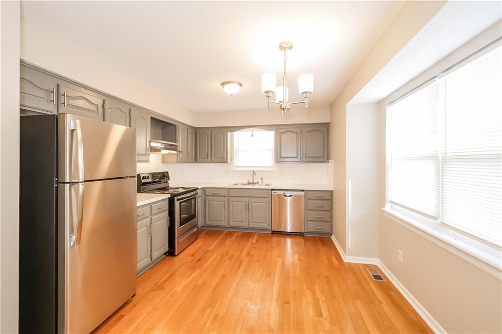 Photo 4 of 408 N Washington Street