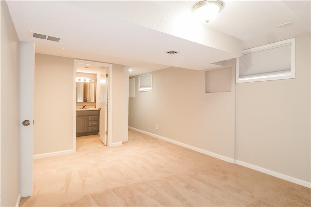 Photo 6 of 408 N Washington Street