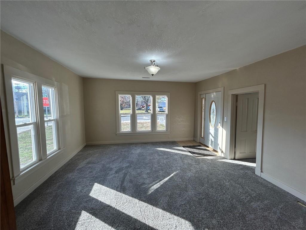 Photo 6 of 607 S Pine Street