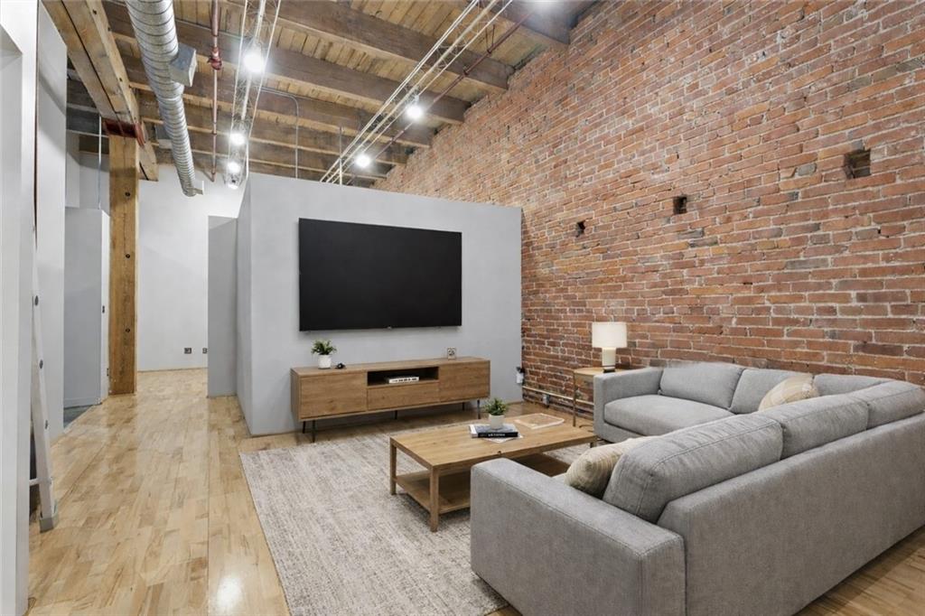 Photo 3 of 306 W 7 Street #203