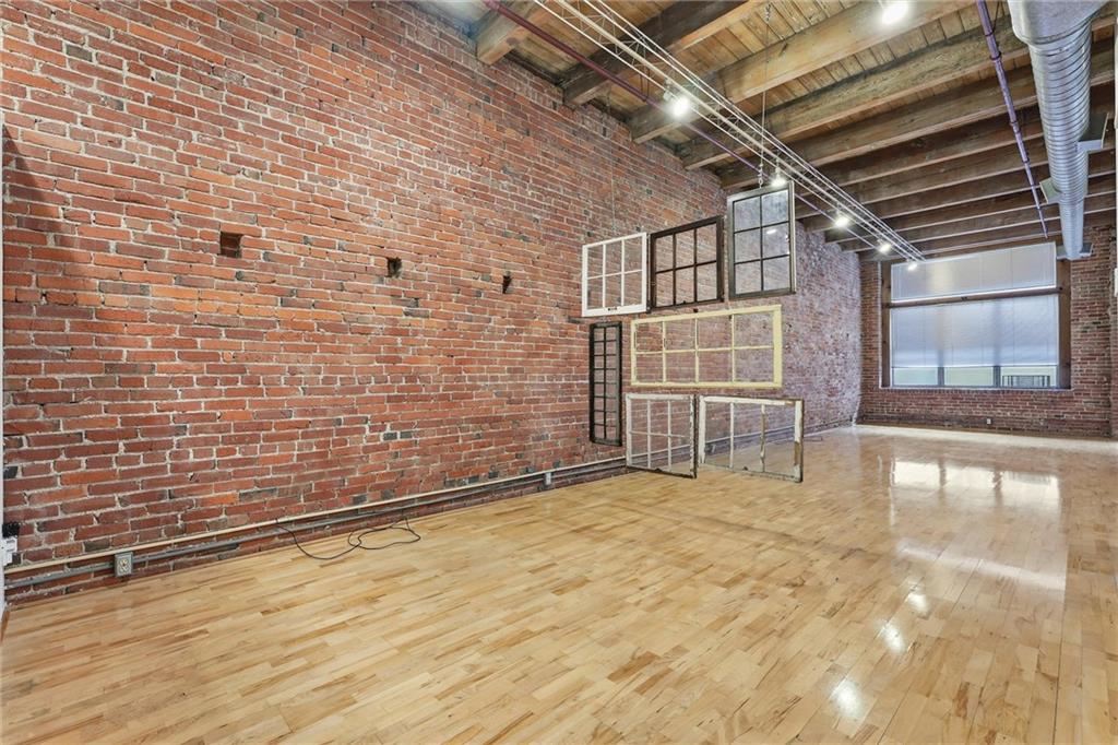 Photo 4 of 306 W 7 Street #203