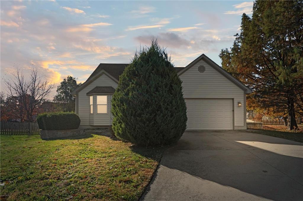 Photo 2 of 741 SW Windsong Circle