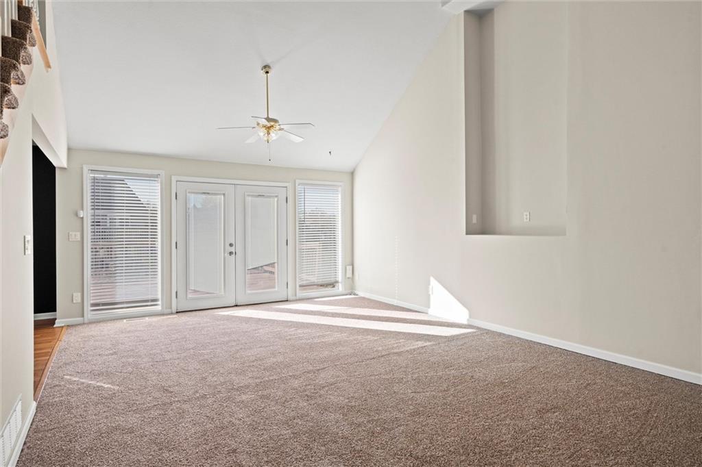 Photo 5 of 741 SW Windsong Circle