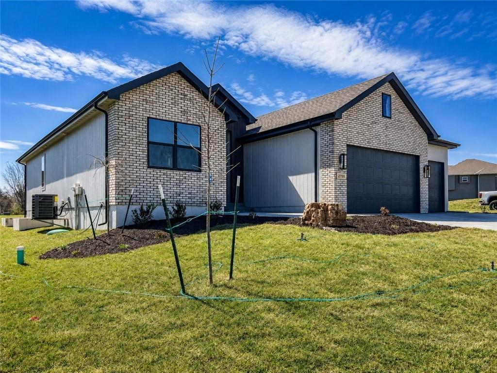 Photo 4 of 2700 Wheatley Drive