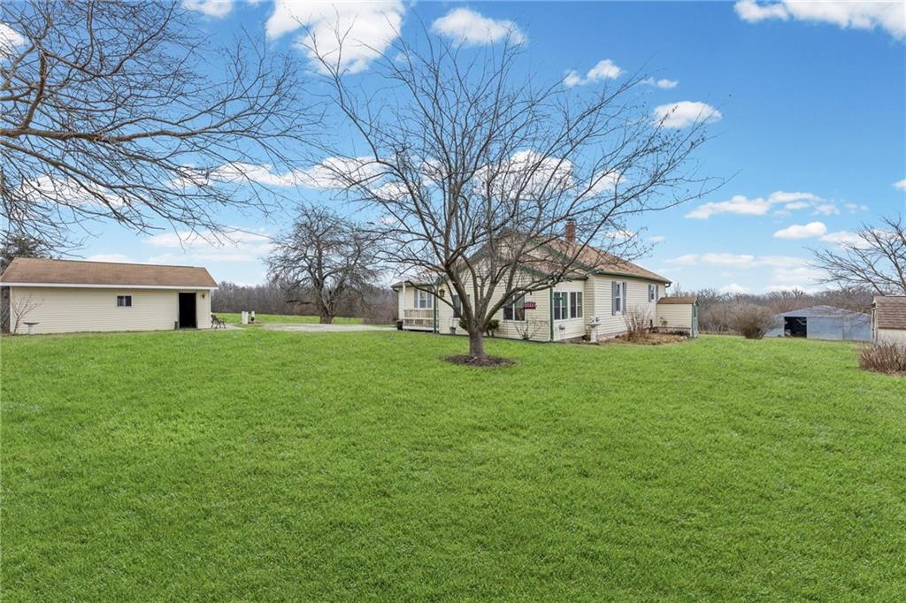 Photo 2 of 314 NE 550th Road