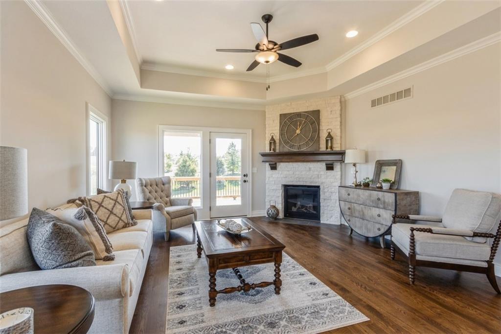Photo 2 of 11419 S Waterford Drive