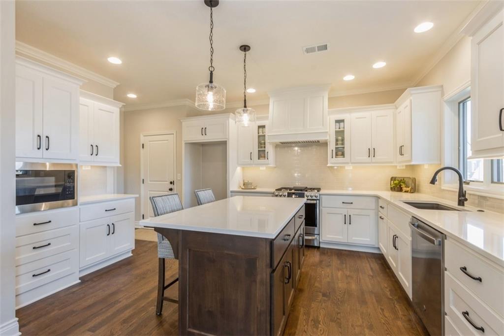 Photo 3 of 11419 S Waterford Drive