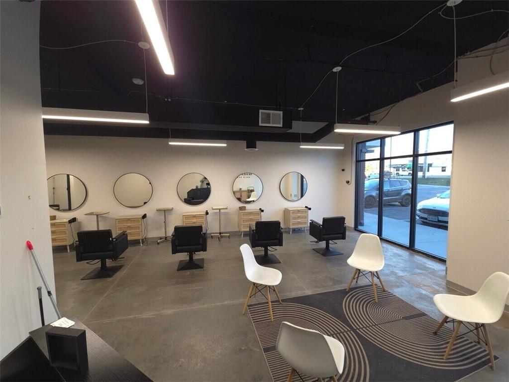 Photo 4 of 7510 N Oak Trafficway