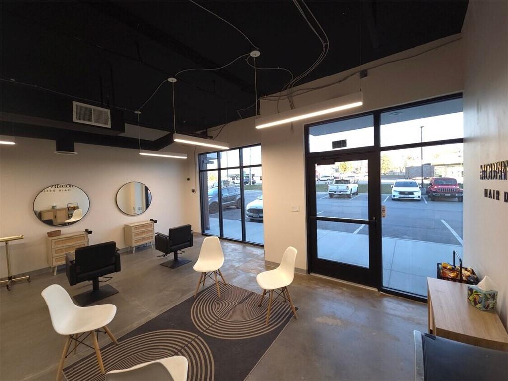 Photo 5 of 7510 N Oak Trafficway