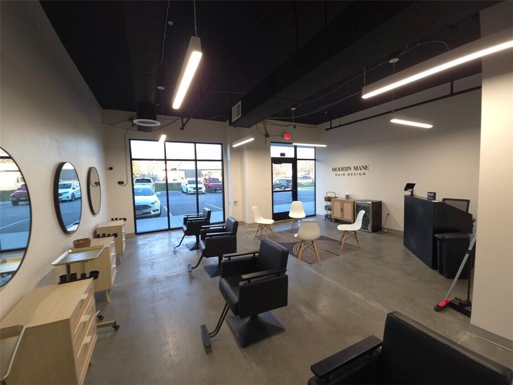 Photo 7 of 7510 N Oak Trafficway