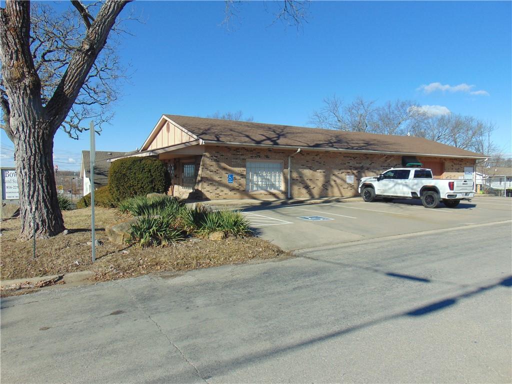 Photo 2 of 1000 W Mechanic Street