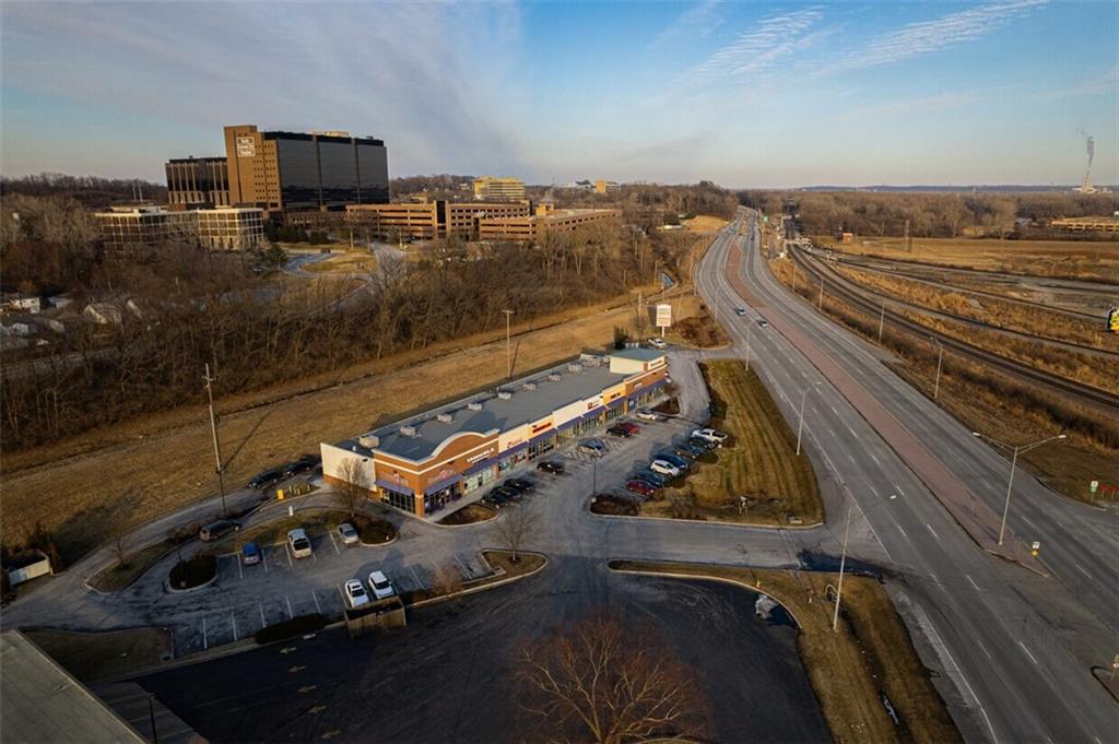 Photo of Amour Road