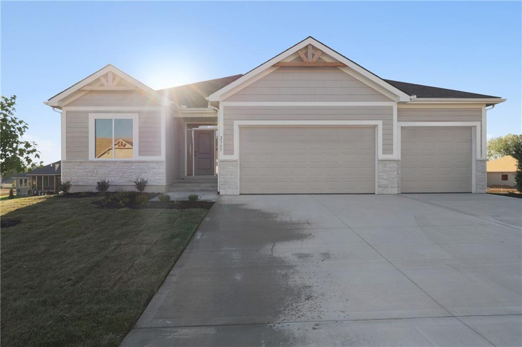 Photo of 2368 NE Colonnade Avenue